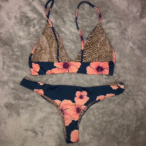 Acacia Swimwear Hibiscus Set - Picture 2 of 4